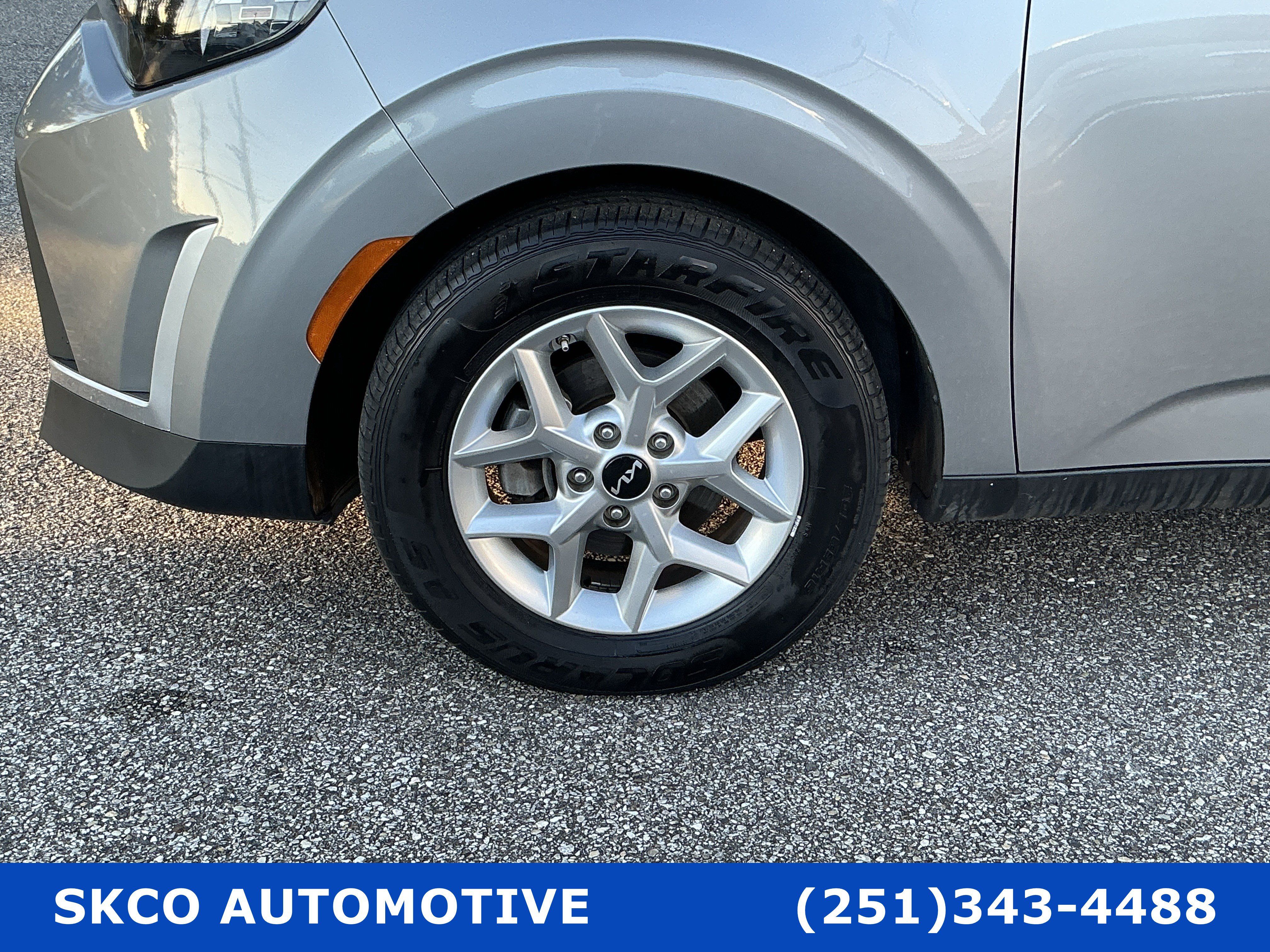 Used 2024 Kia Soul LX w/ Option Group 015 FWD image 9