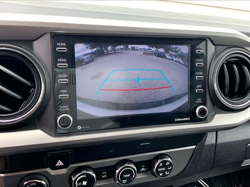Used 2020 Toyota Tacoma SR5 AWD/4WD image 26