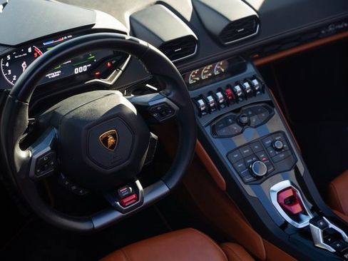 Used 2016 Lamborghini Huracan LP 610-4 image 23