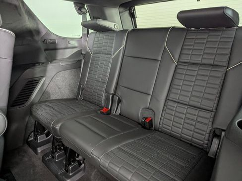 Used 2021 Cadillac Escalade Sport Platinum w/ LPO, ONYX Package image 18