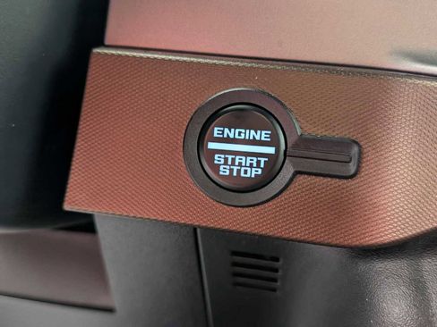 Used 2023 Ford Bronco Outer Banks image 24