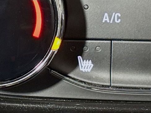 Used 2024 Chevrolet TrailBlazer RS w/ Driver Confidence Package image 20