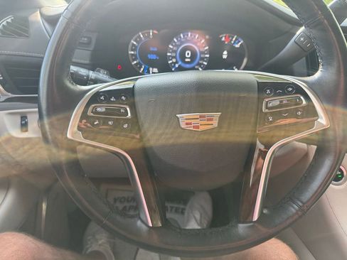 Used 2018 Cadillac Escalade Luxury AWD/4WD image 25