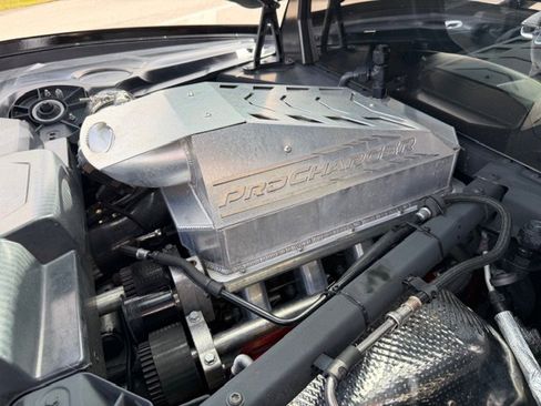 Used 2021 Chevrolet Corvette Stingray Coupe w/ Z51 Performance Package image 13