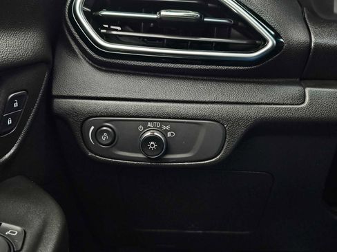 Used 2023 Chevrolet Bolt LT image 28