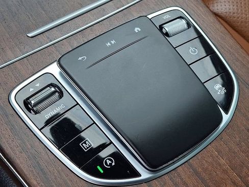 Used 2020 Mercedes-Benz GLC 300 4MATIC image 24
