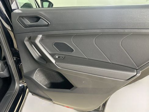Used 2022 Volkswagen Tiguan SE R-Line AWD/4WD image 40