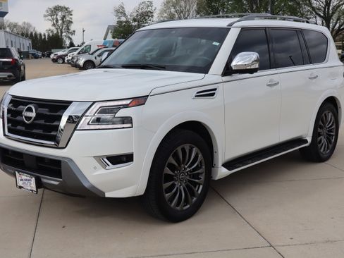 Used 2024 Nissan Armada Platinum w/ Cargo Package RWD image 2