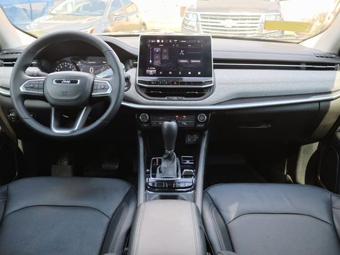 Used 2022 Jeep Compass Latitude image 22