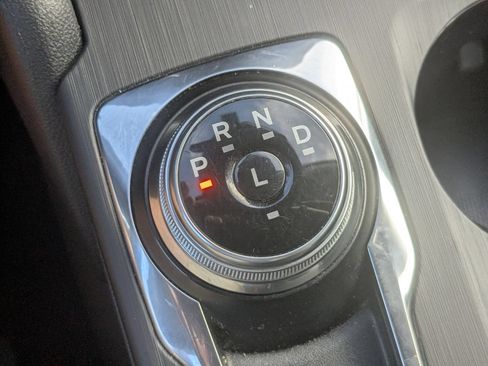 Used 2020 Ford Escape SE FWD image 25