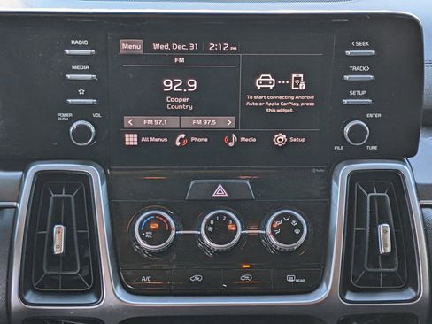 Used 2023 Kia Sorento LX image 15