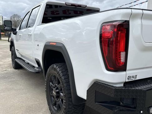 Used 2023 GMC Sierra 2500 AT4 w/ AT4 Preferred Package image 9