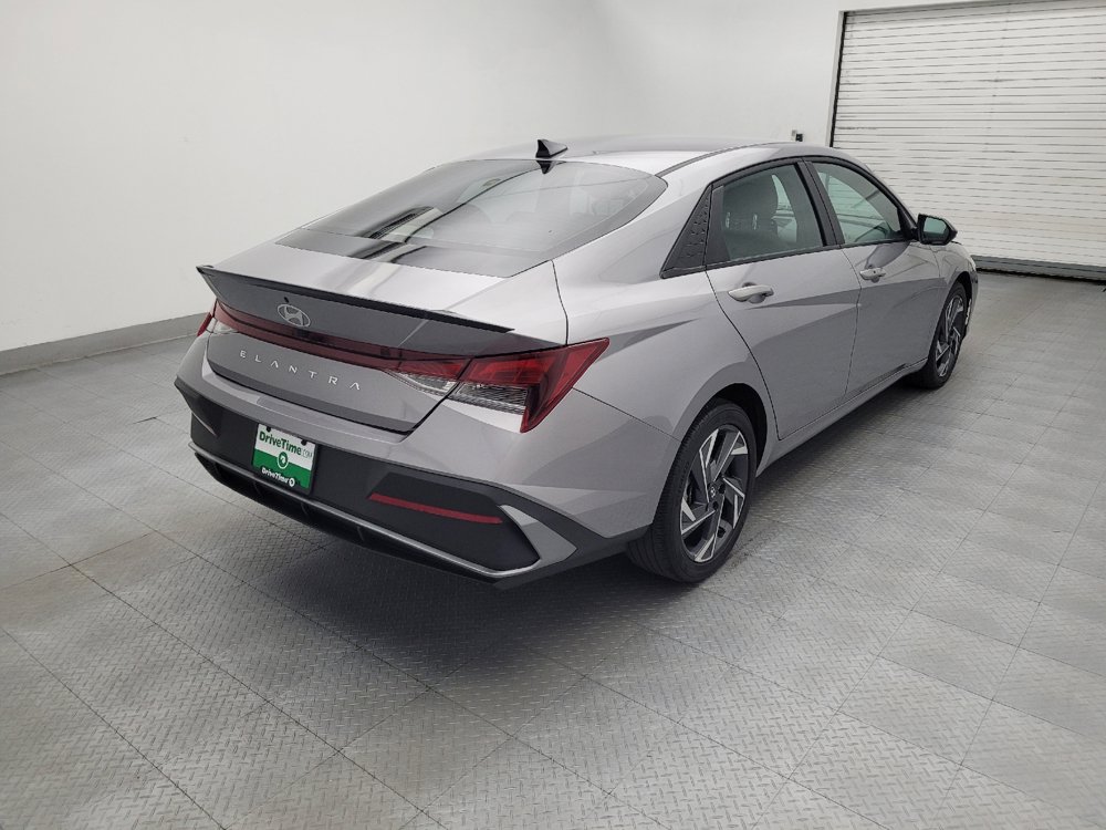 Used 2025 Hyundai Elantra Sport FWD image 9