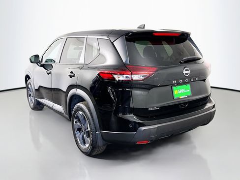 Used 2026 Nissan Rogue SV image 7