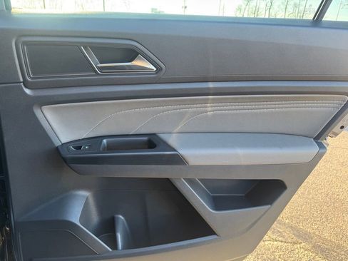 Used 2021 Volkswagen Atlas Cross Sport SE image 26