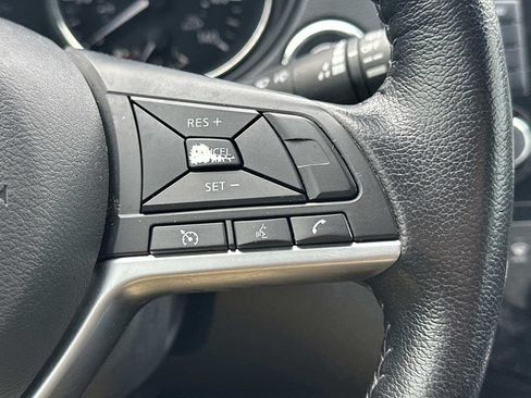 Used 2021 Nissan Rogue Sport SV FWD image 23