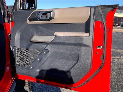 Used 2022 Ford Bronco Wildtrak image 19