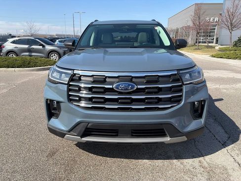 Used 2025 Ford Explorer Active w/ Active Comfort Package AWD/4WD image 2