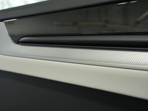 Used 2025 Porsche Cayenne Coupe image 31