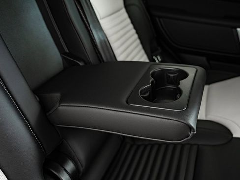 New 2026 Land Rover Discovery S image 48