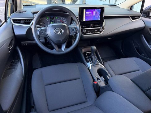 Used 2025 Toyota Corolla LE image 11