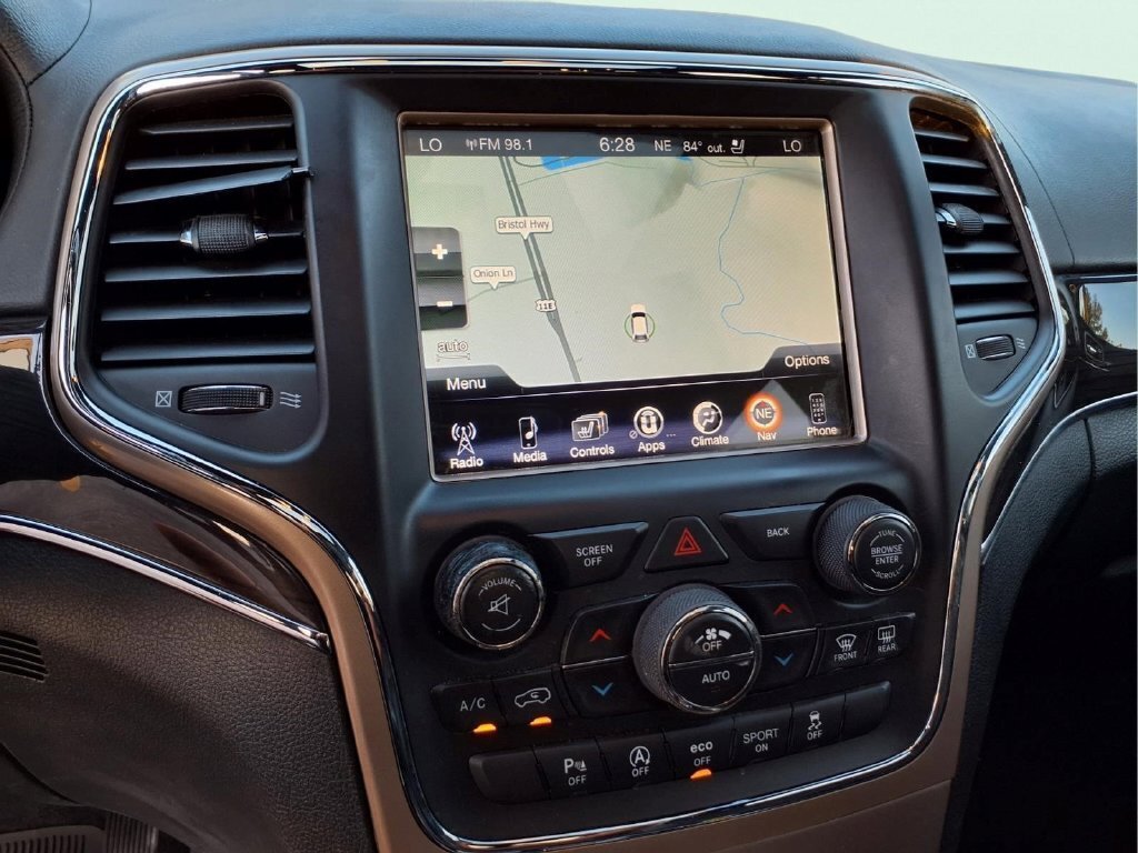 Used 2017 Jeep Grand Cherokee Overland AWD/4WD image 22