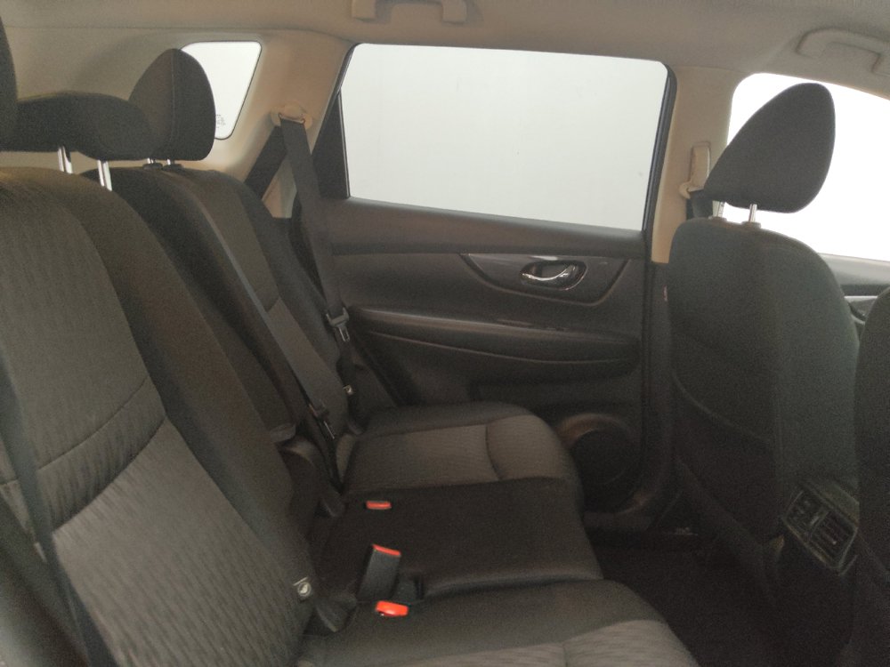 Used 2019 Nissan Rogue SV FWD image 19