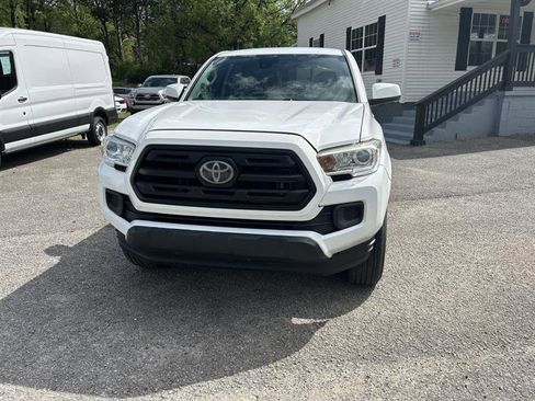 Used 2019 Toyota Tacoma SR w/ SR Convenience Package image 2