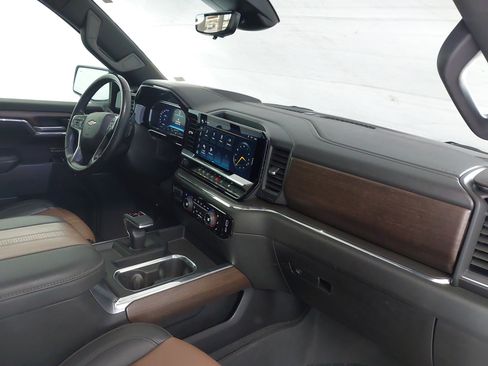 Certified 2023 Chevrolet Silverado 1500 High Country w/ High Country Premium Package AWD/4WD image 29