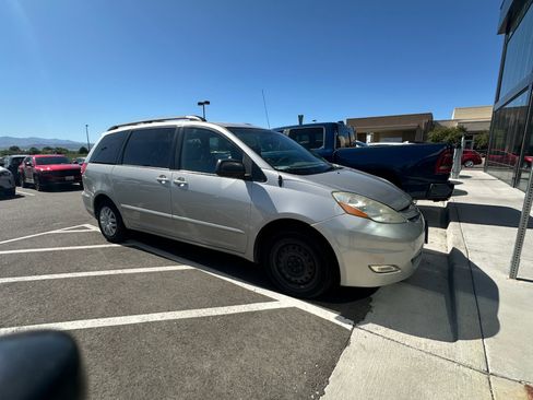 Used 2006 Toyota Sienna LE FWD image 2