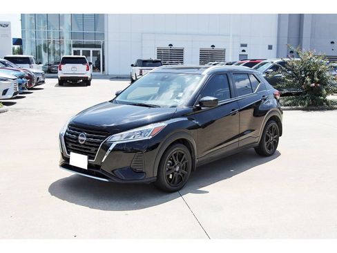 Used 2024 Nissan Kicks SV FWD image 3