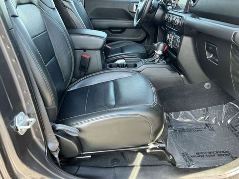 Used 2022 Jeep Wrangler Unlimited Sahara w/ Cold Weather Group image 26