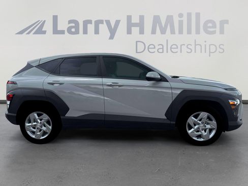 New 2026 Hyundai Kona SE image 9