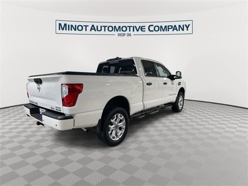Used 2023 Nissan Titan SV w/ SV Convenience Package image 8