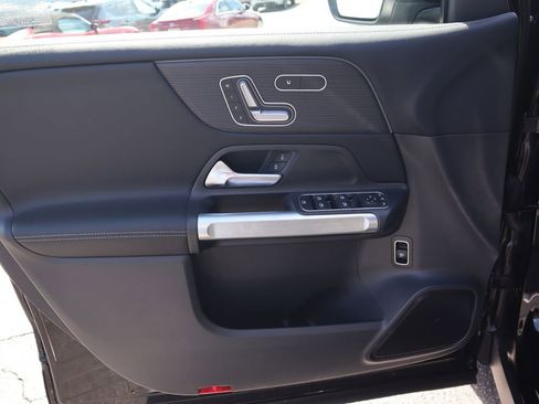 New 2026 Mercedes-Benz GLB 250 4MATIC image 17
