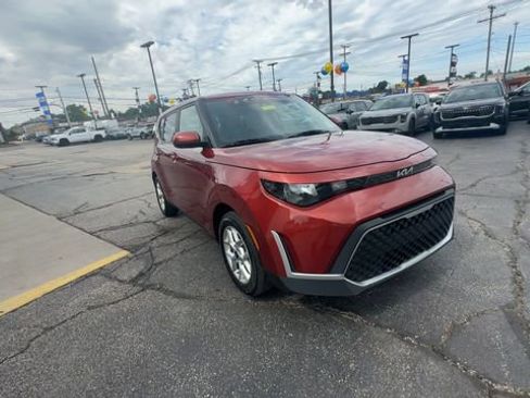 Certified 2023 Kia Soul LX w/ LX Technology Package FWD image 2