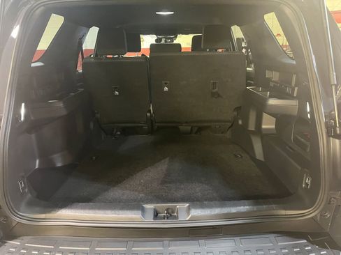 Used 2025 Toyota 4Runner SR5 image 30