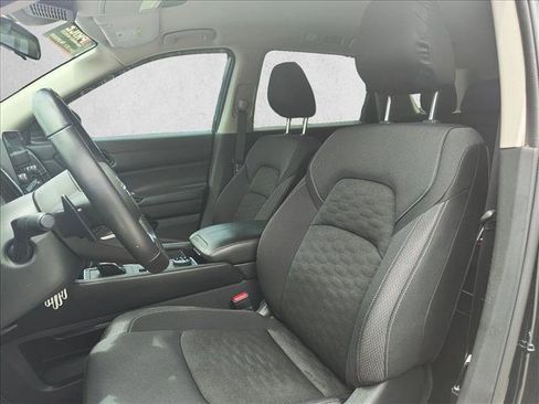 Used 2024 Nissan Pathfinder SV w/ Black Appearance Package AWD/4WD image 12