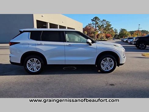Used 2022 Mitsubishi Outlander ES image 34