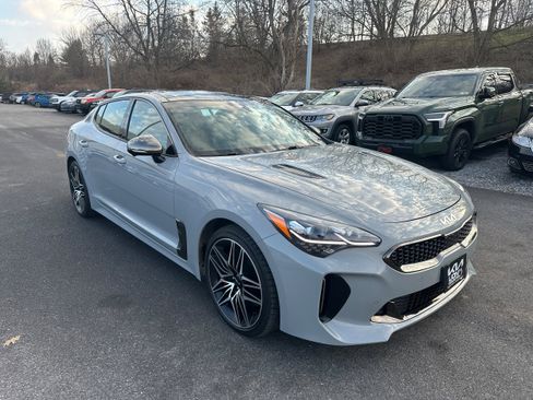 Used 2023 Kia Stinger GT2 image 3