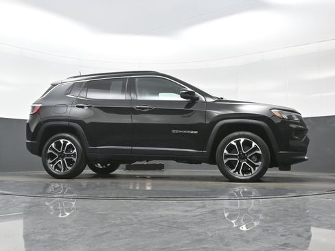 Used 2023 Jeep Compass Limited AWD/4WD image 27
