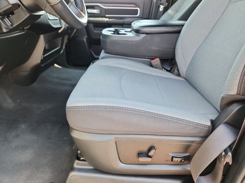 Used 2024 RAM 2500 Big Horn AWD/4WD image 10