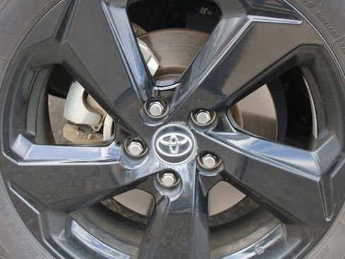 Used 2019 Toyota RAV4 XSE image 18