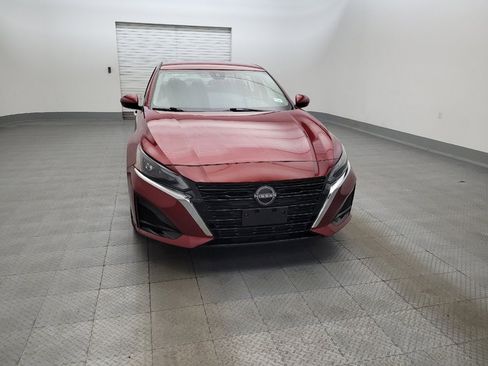 Used 2023 Nissan Altima 2.5 SV FWD image 14