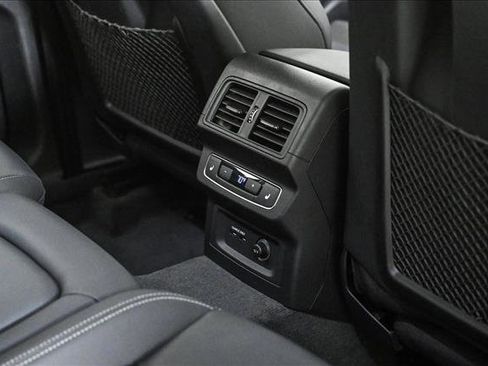 Used 2022 Audi Q5 2.0T Prestige w/ Prestige Package image 18