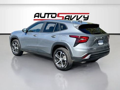 Used 2025 Chevrolet Trax RS w/ Driver Confidence Package FWD image 5