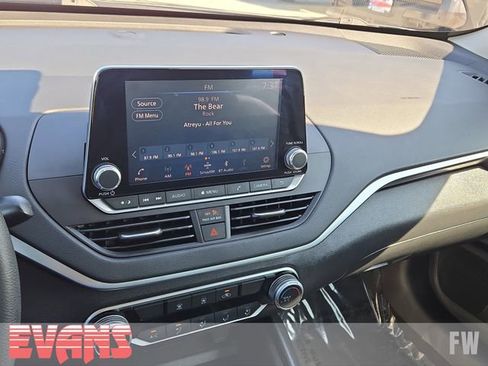 Used 2022 Nissan Altima 2.5 SV FWD image 8