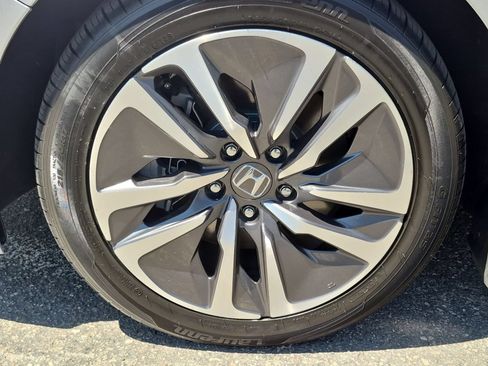 Used 2018 Honda Accord Hybrid image 12