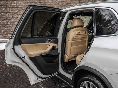 Used 2021 BMW X5 xDrive40i w/ Executive Package image 20