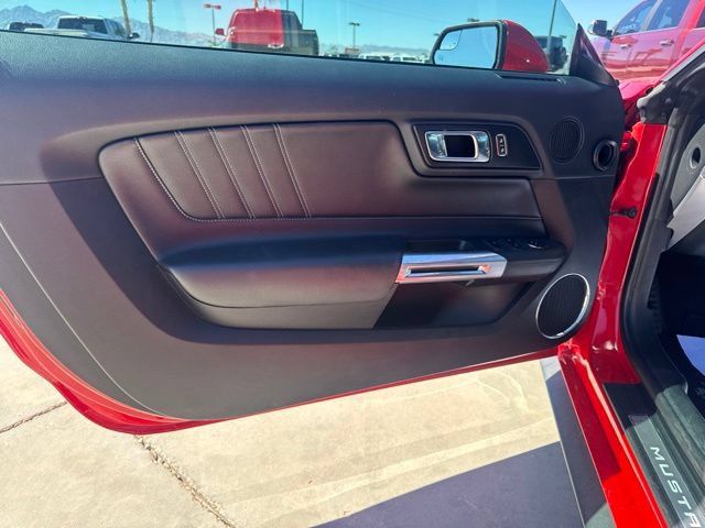 Used 2019 Ford Mustang Premium RWD image 8